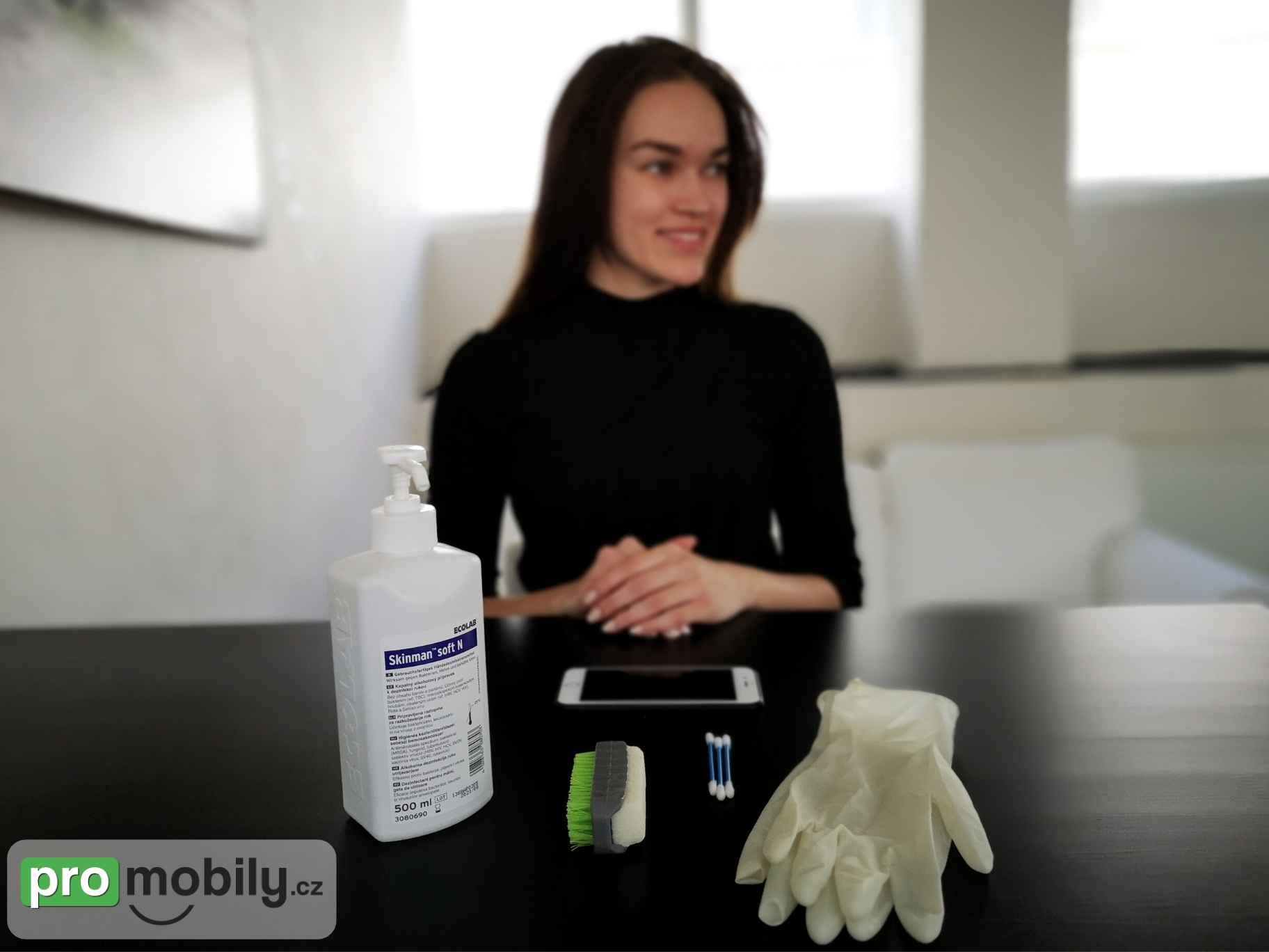 JAK DESINFIKOVAT MOBIL P�ED KORONAVIREM?