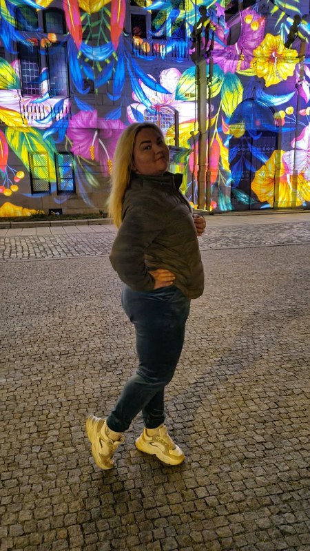 Plno�t�hl� modelky, plus size modelka, baculky