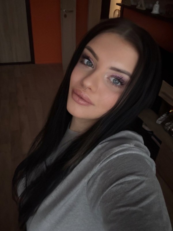 Plno�t�hl� modelky, plus size modelka, baculky