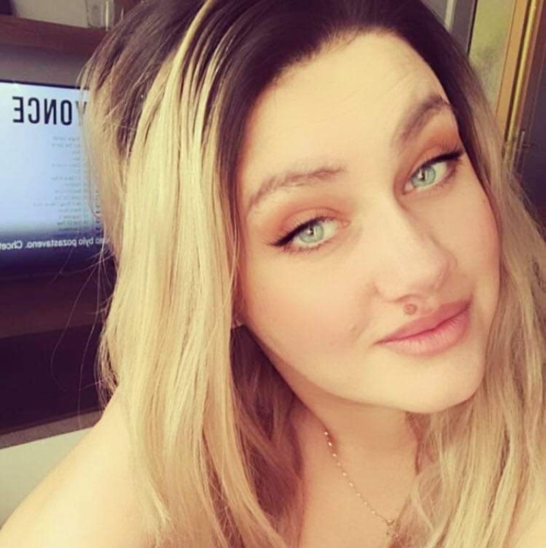 Plno�t�hl� modelky, plus size modelka, baculky