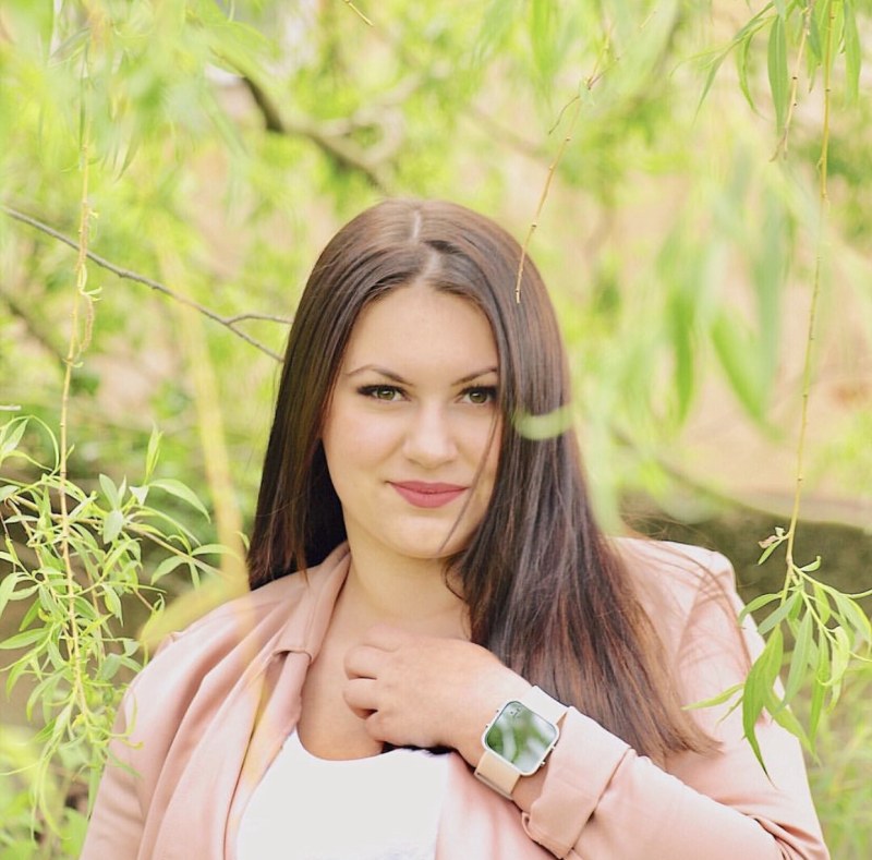 Plno�t�hl� modelky, plus size modelka, baculky, 274-97675E8E-7FD2-4437-B4D8-392003D5A6BA