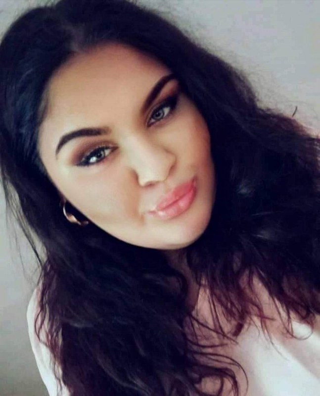 Plno�t�hl� modelky, plus size modelka, baculky