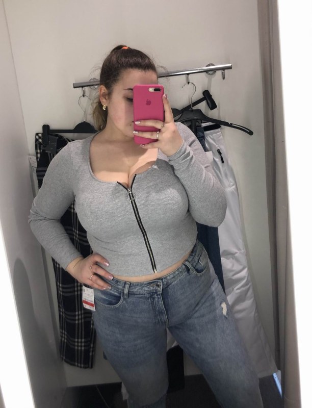 Plno�t�hl� modelky, plus size modelka, baculky, 293-004D9C65-3A9B-4E03-82D9-2E19857C3BD6