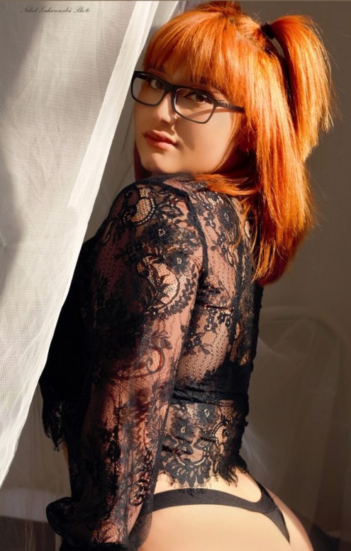 Plno�t�hl� modelky, plus size modelka, baculky, 302-EF3E2061-56C2-4E7D-AFC9-31301F57D67C