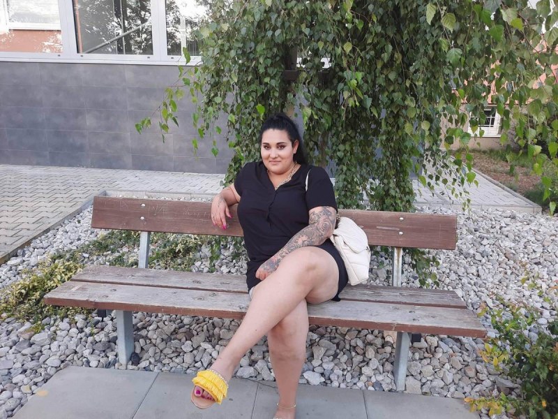 Plno�t�hl� modelky, plus size modelka, baculky