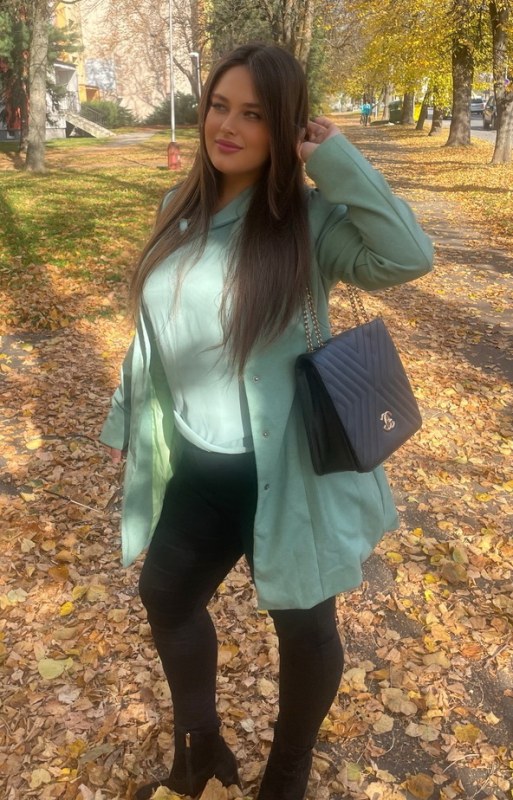 Plno�t�hl� modelky, plus size modelka, baculky