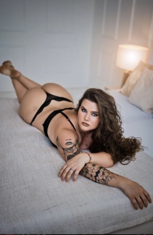 Plno�t�hl� modelky, plus size modelka, baculky