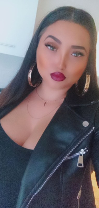 Plno�t�hl� modelky, plus size modelka, baculky