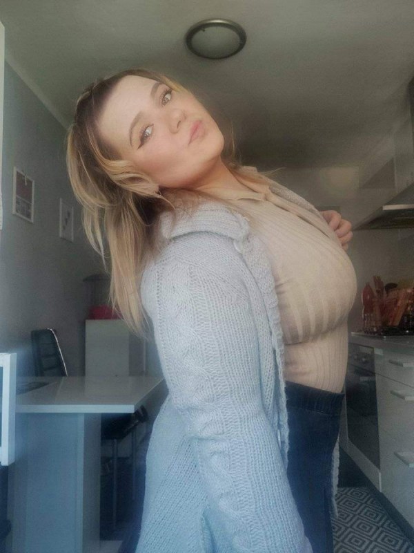 Plno�t�hl� modelky, plus size modelka, baculky