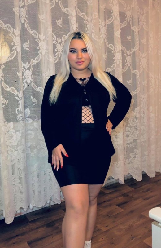 Plno�t�hl� modelky, plus size modelka, baculky, 799-66542724-E063-4BA8-904B-0A02F06A58AE